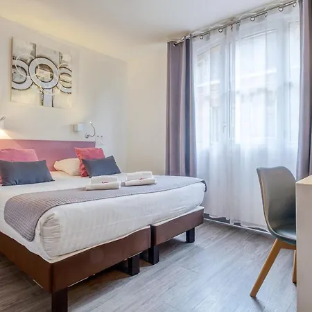 Saint Hotel 3*
