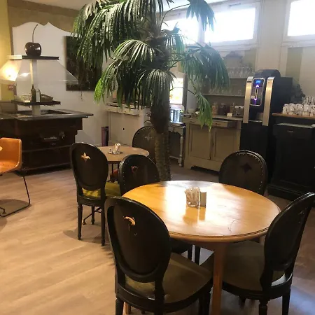 Saint Hotel
