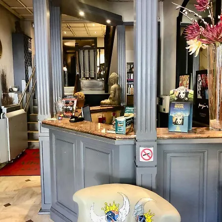 Saint Hotel