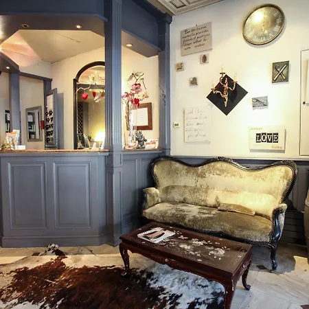 オテル サン アルベール サルラ・ラ・カネダ