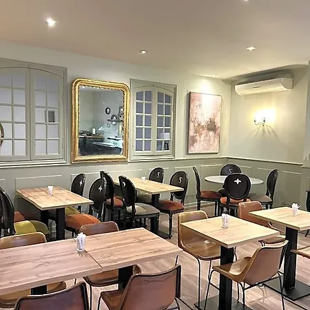 Saint Hotel