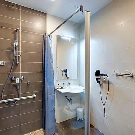 Saint Hotel