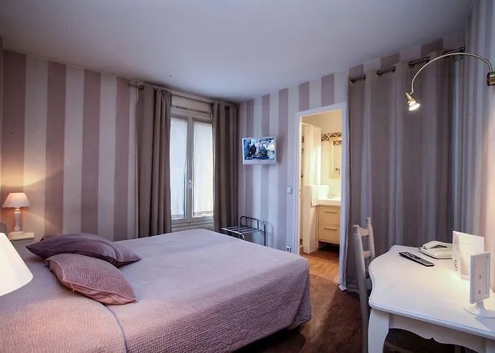 Saint Hotel 3*